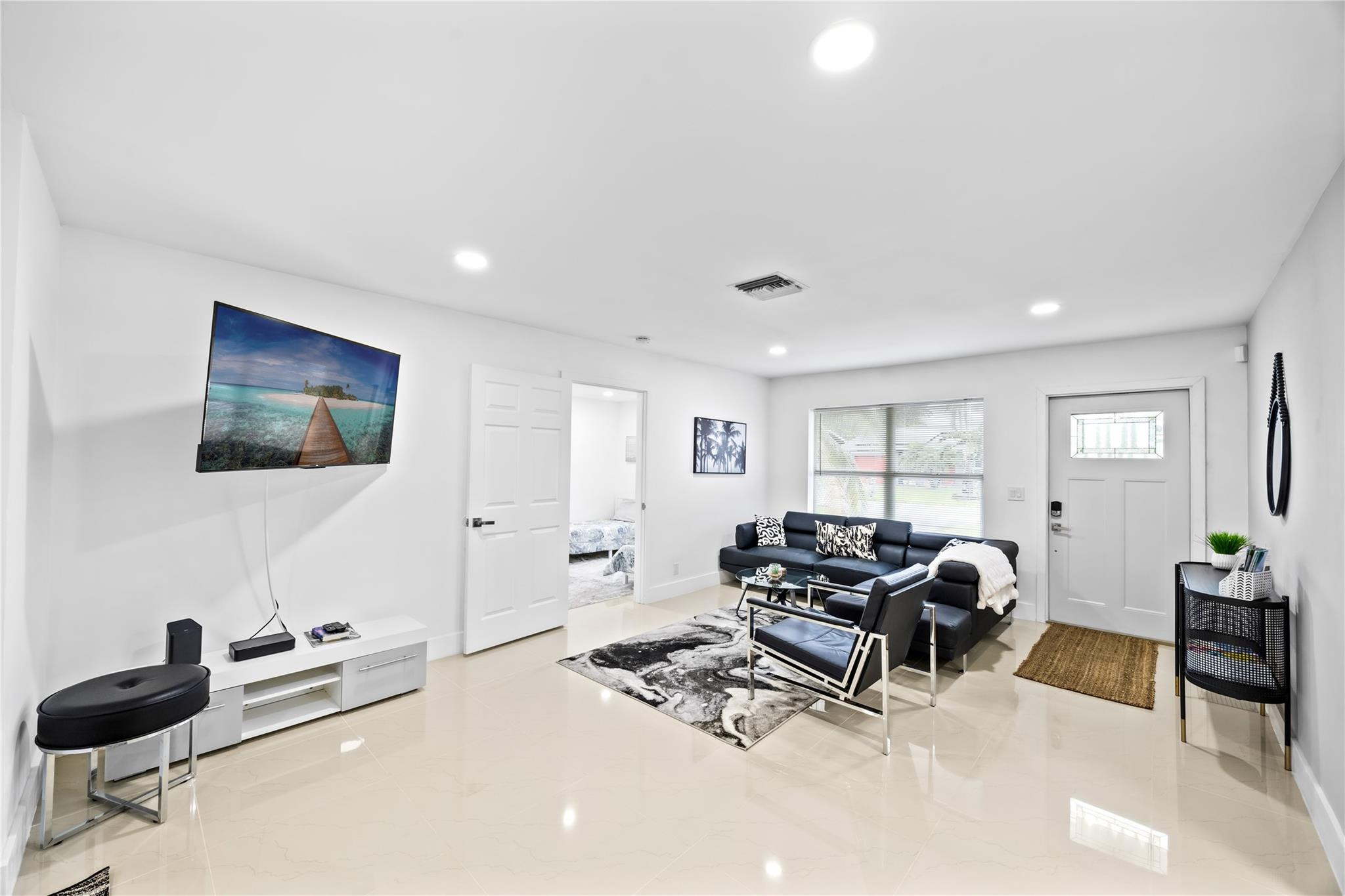 6431 NW 34th Ave