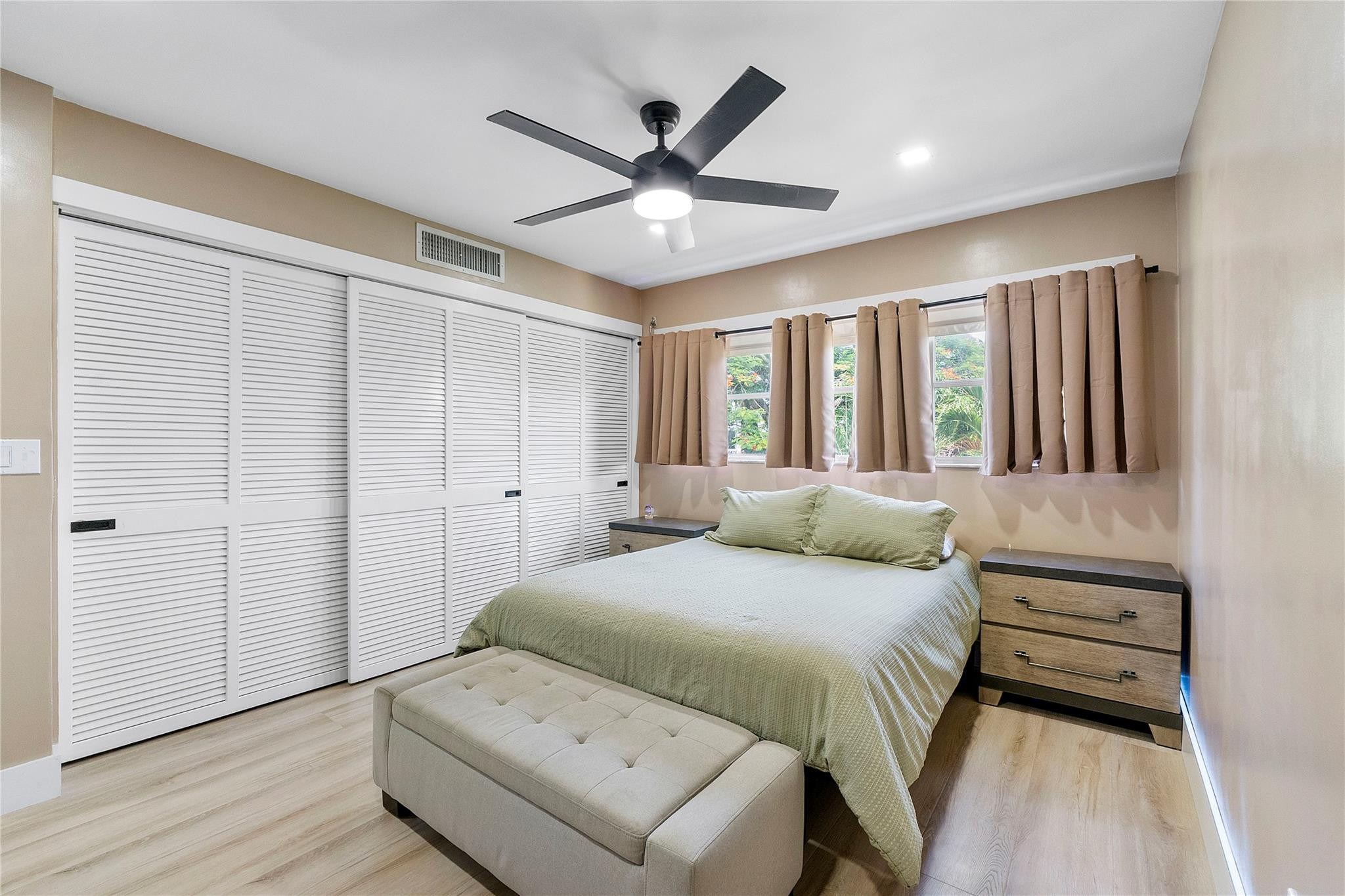 5208 NE 24th Ter F218