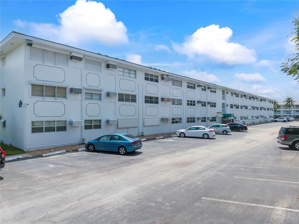 5208 NE 24th Ter F218