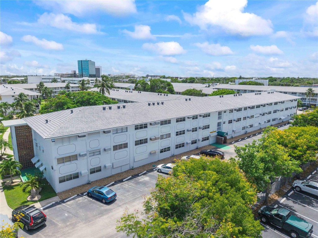 5208 NE 24th Ter F218