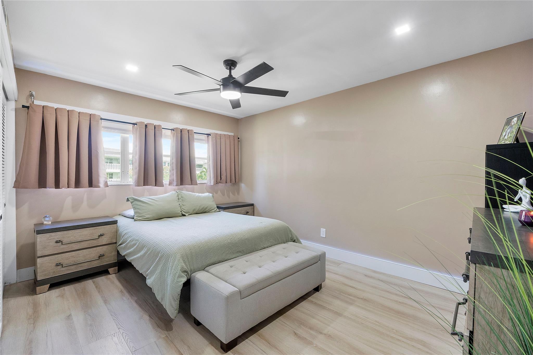 5208 NE 24th Ter F218