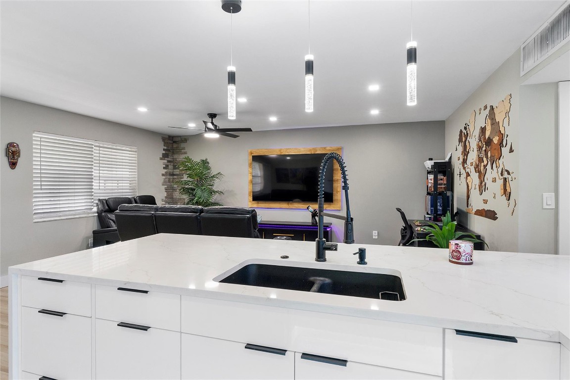 5208 NE 24th Ter F218