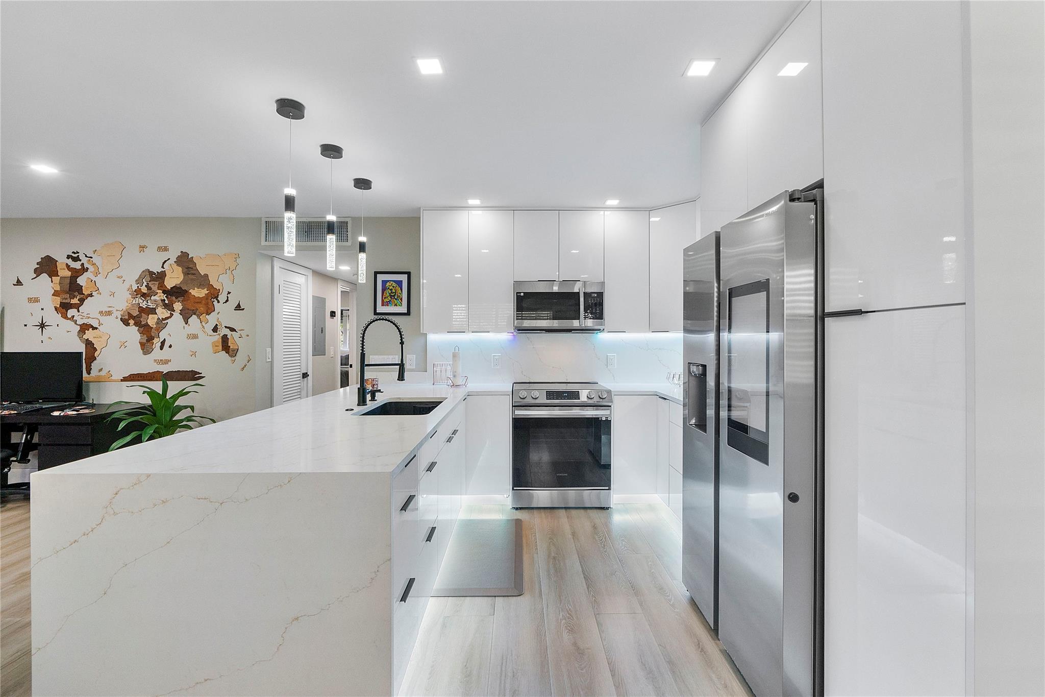 5208 NE 24th Ter F218