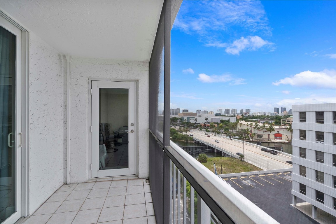 1160 N Federal Hwy 1020