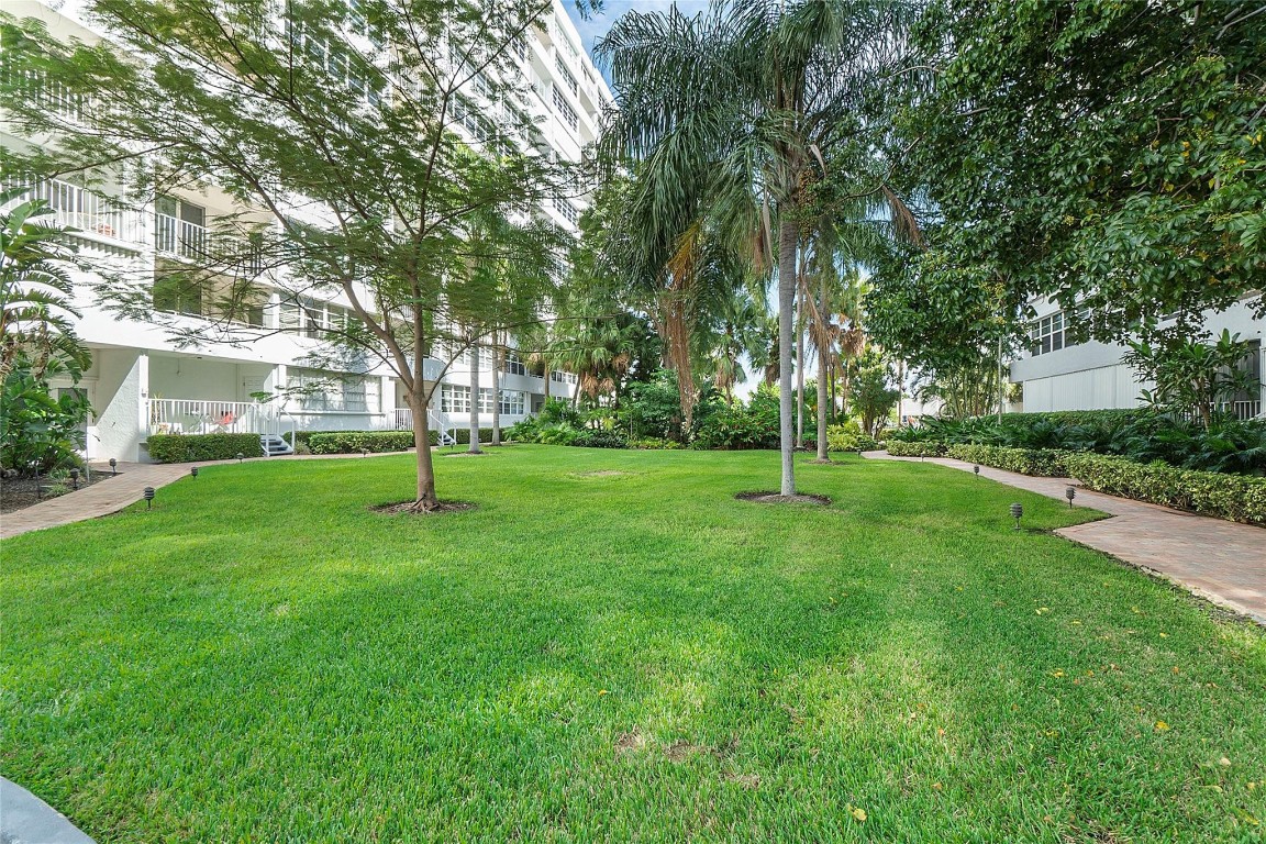 1160 N Federal Hwy 1020