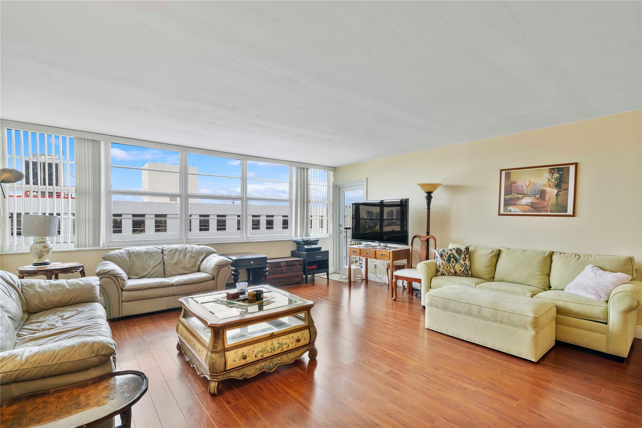 1160 N Federal Hwy 1020