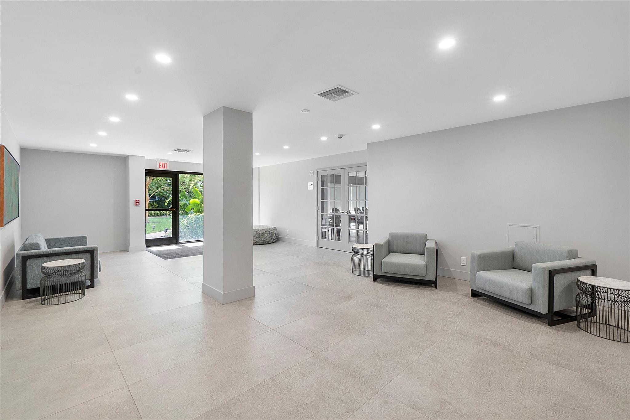 1160 N Federal Hwy 1020