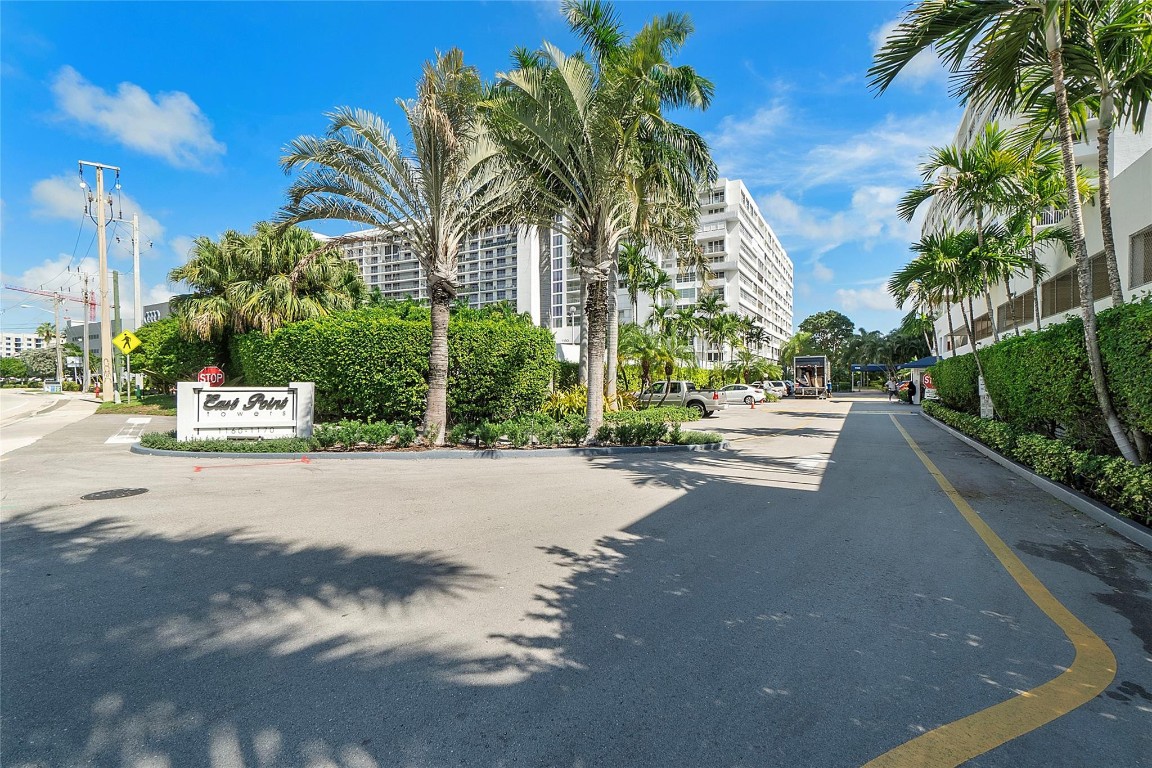 1160 N Federal Hwy 1020