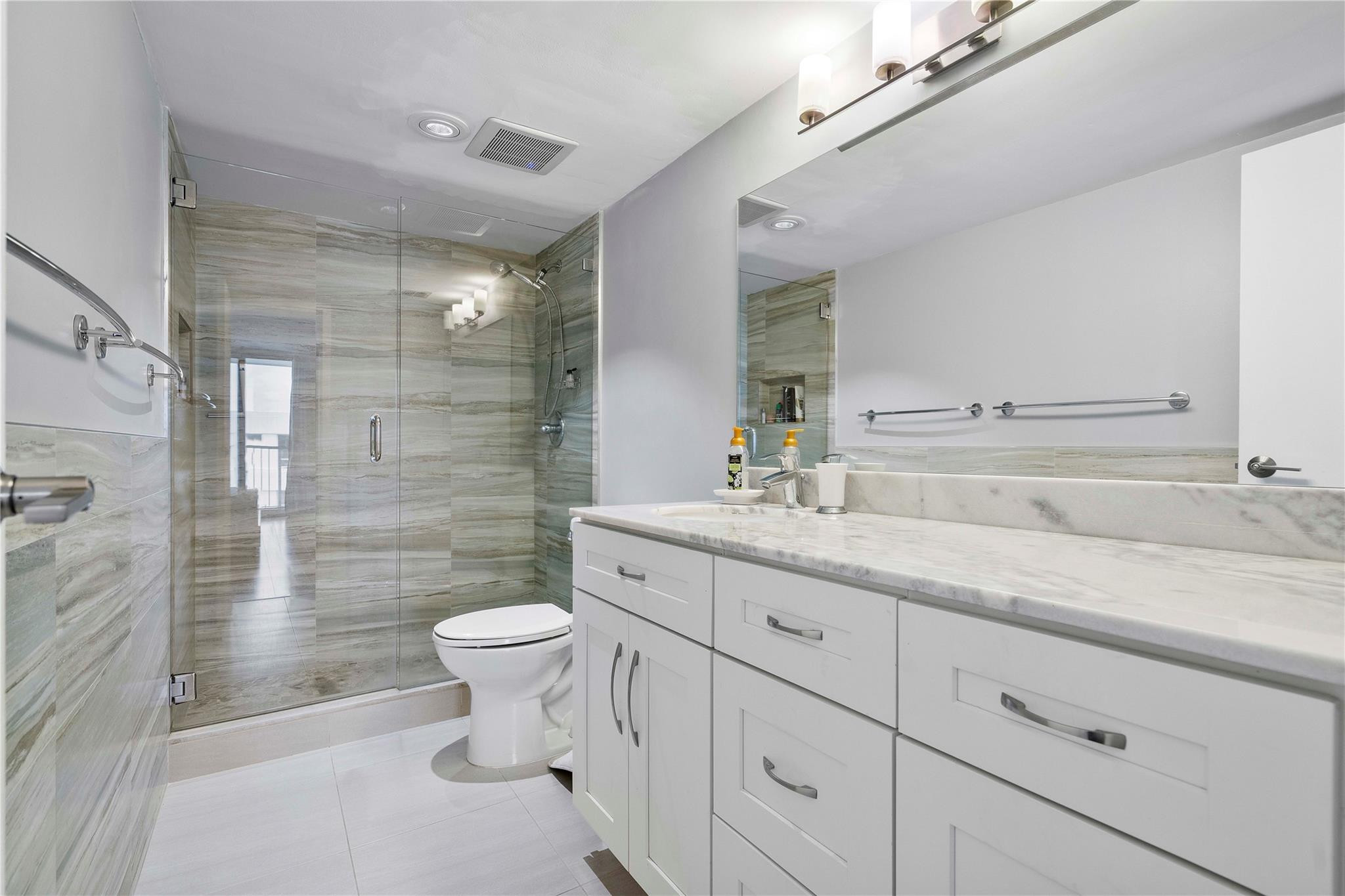 1160 N Federal Hwy 1020