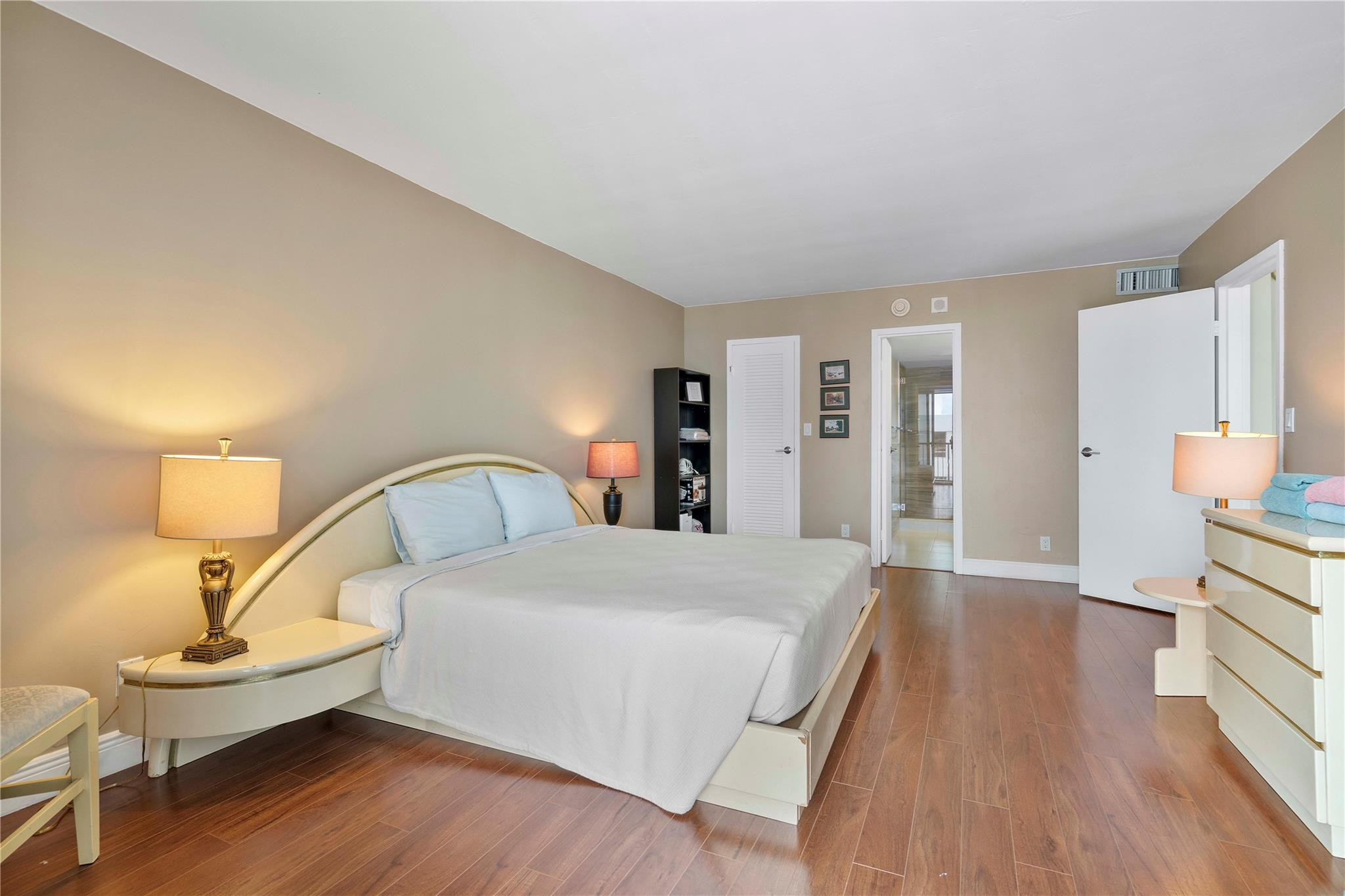 1160 N Federal Hwy 1020