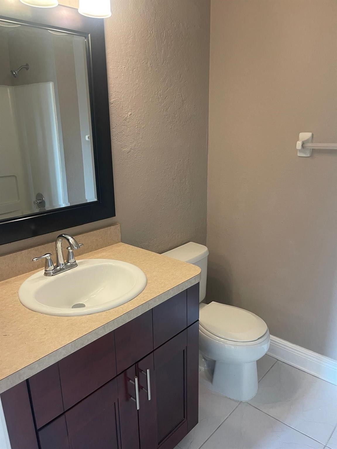 8021 Sanibel Dr