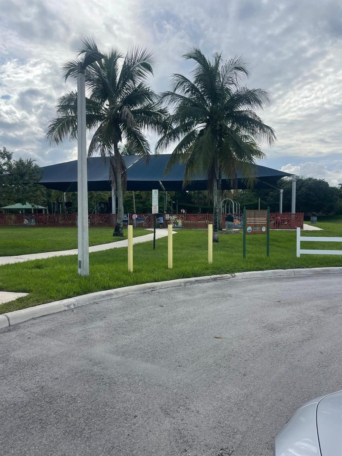 8021 Sanibel Dr
