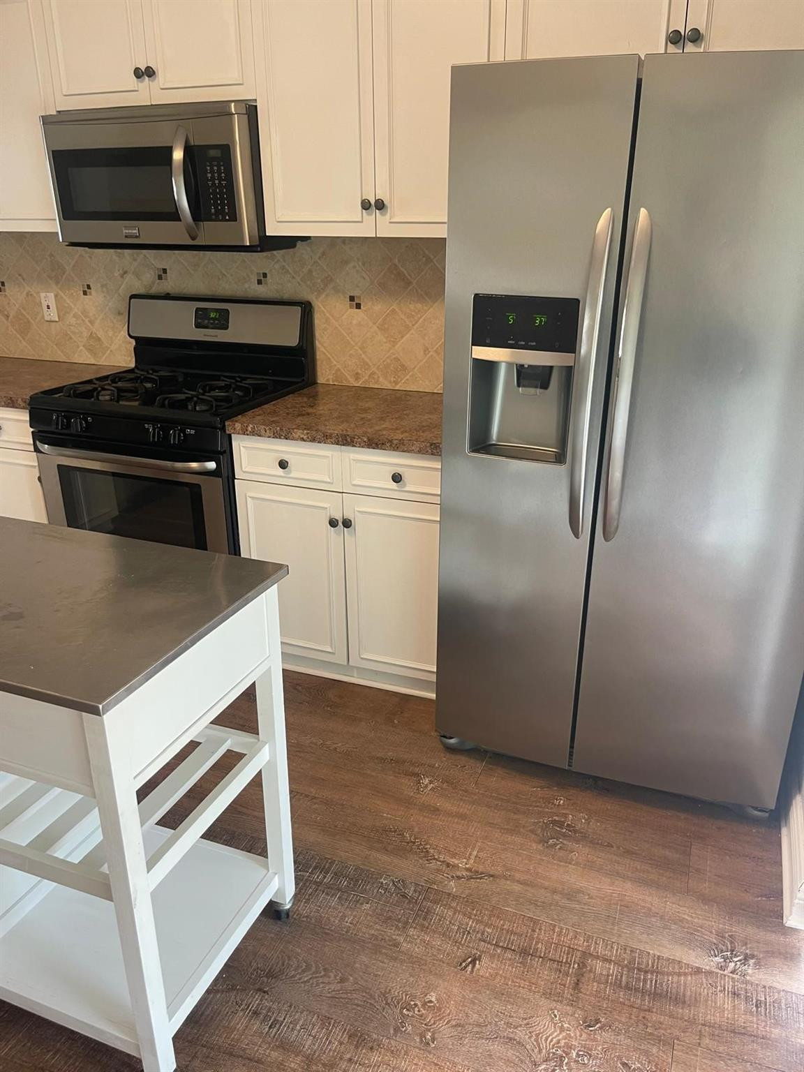 8021 Sanibel Dr