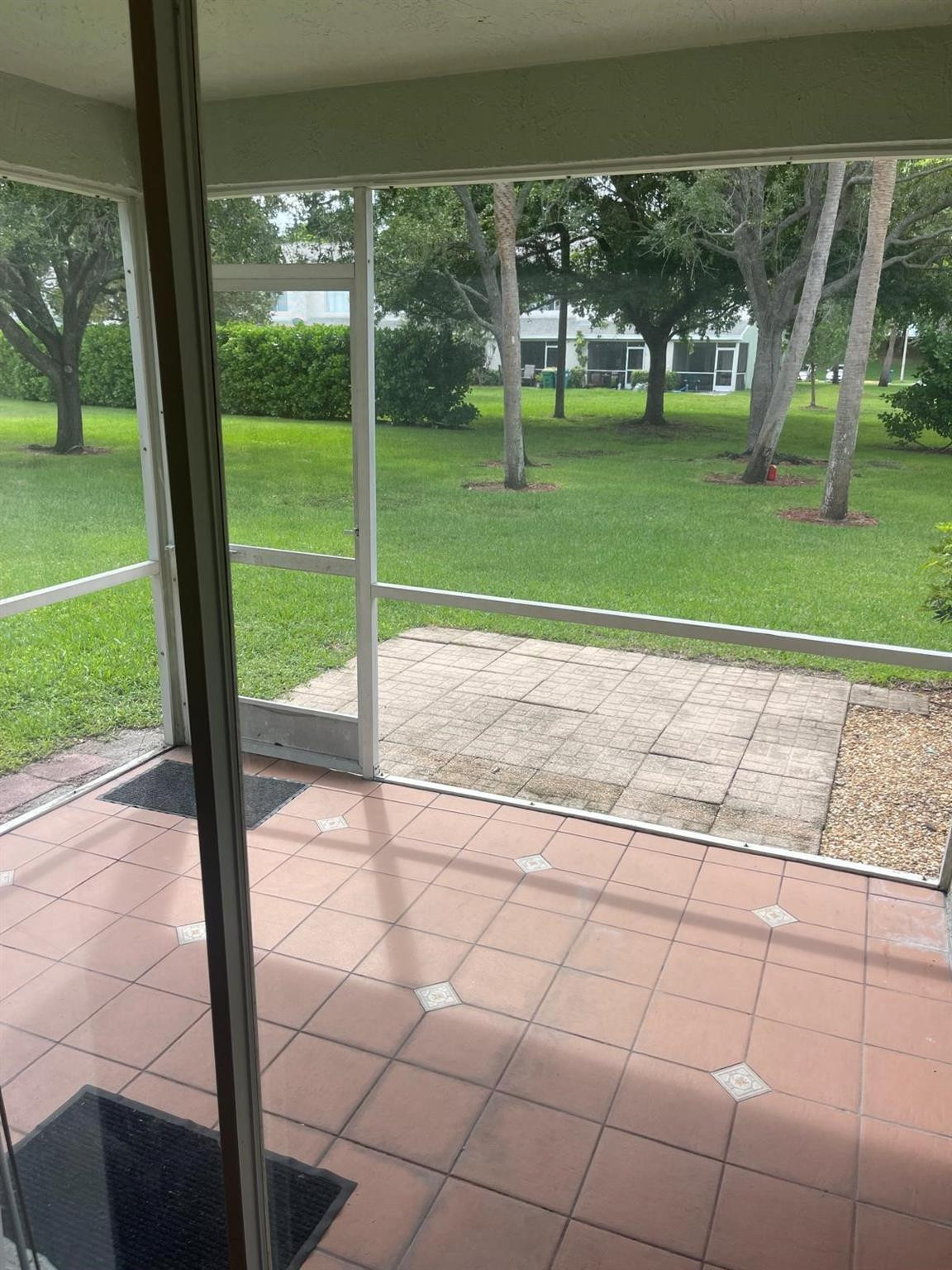 8021 Sanibel Dr