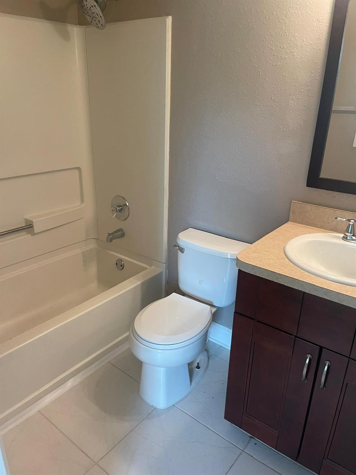 8021 Sanibel Dr