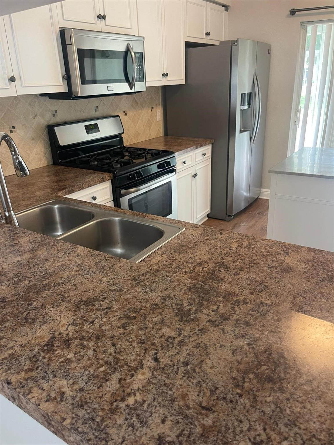 8021 Sanibel Dr