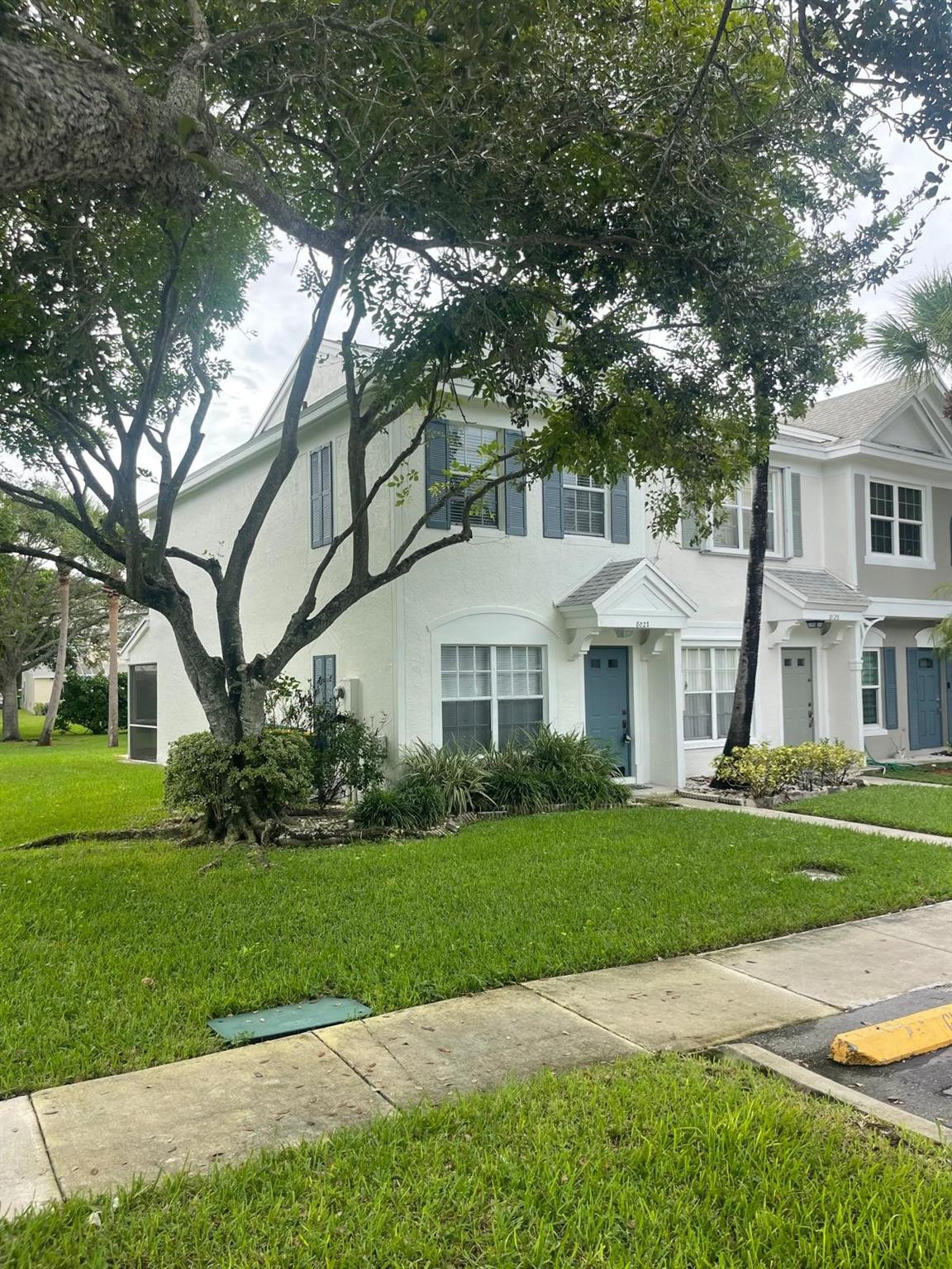 8021 Sanibel Dr