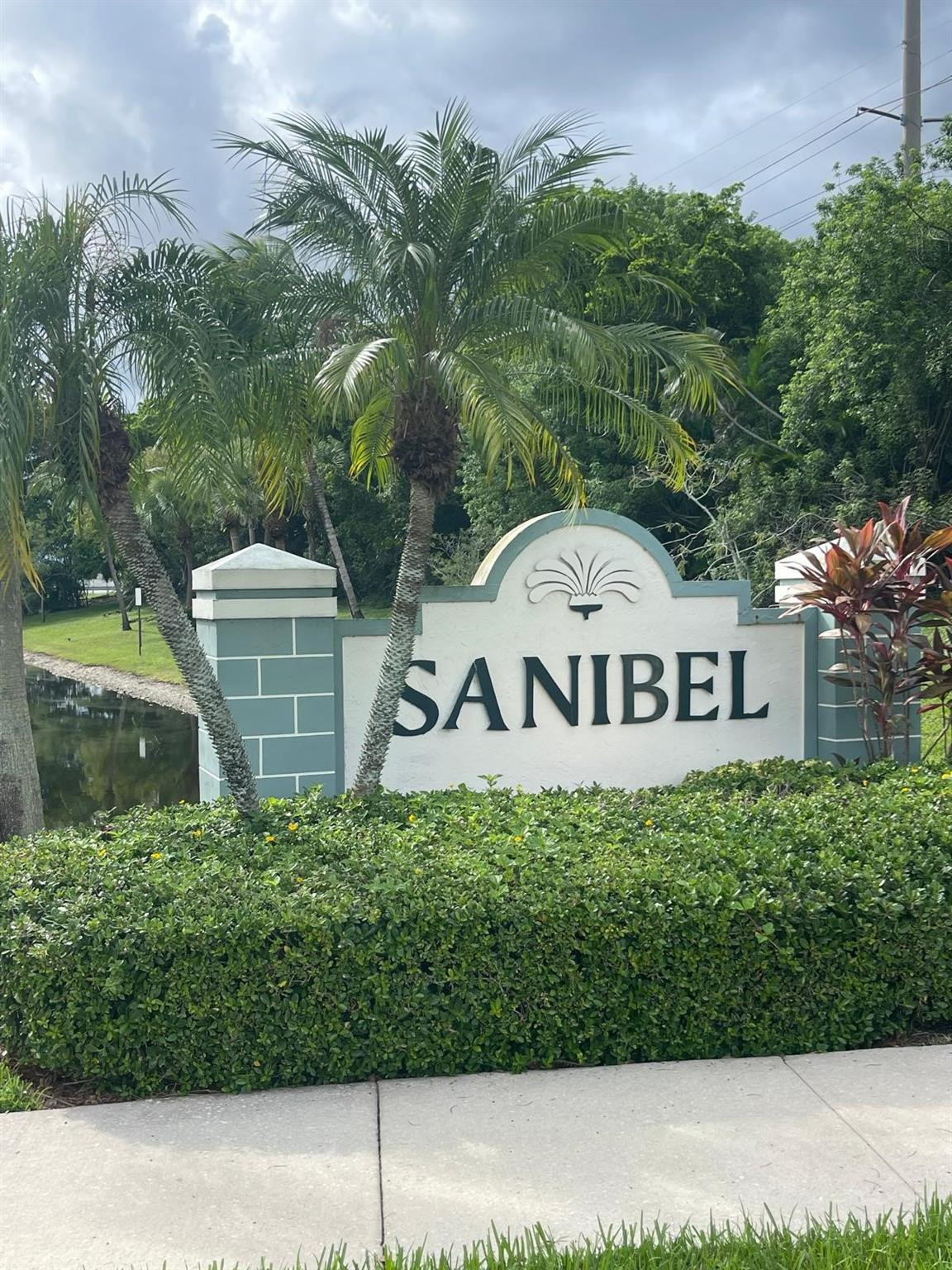 8021 Sanibel Dr