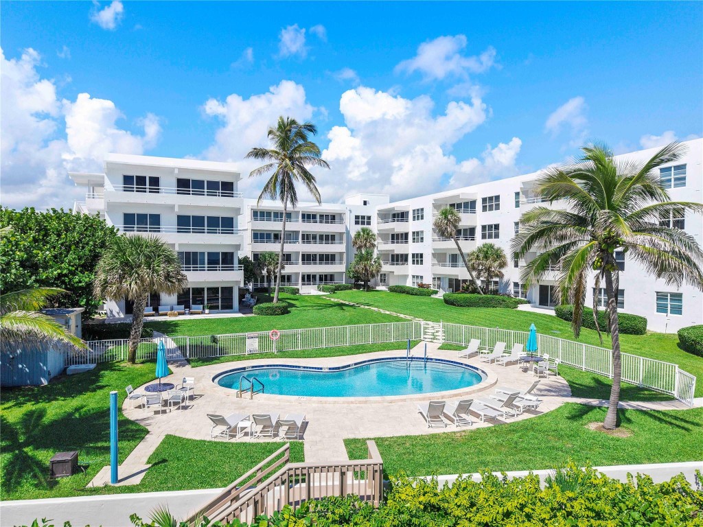 2701 S Ocean Blvd 15