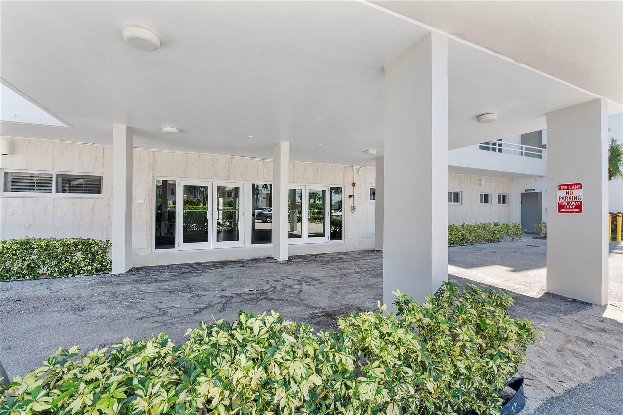 2701 S Ocean Blvd 15