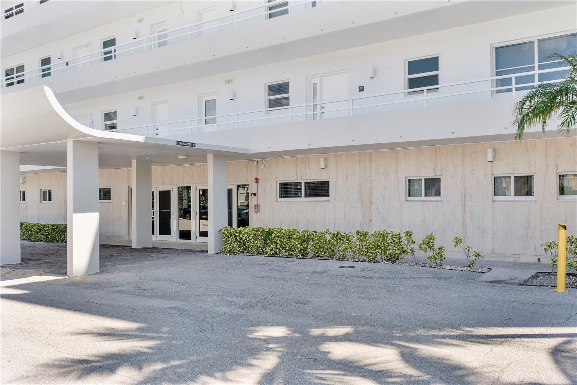 2701 S Ocean Blvd 15