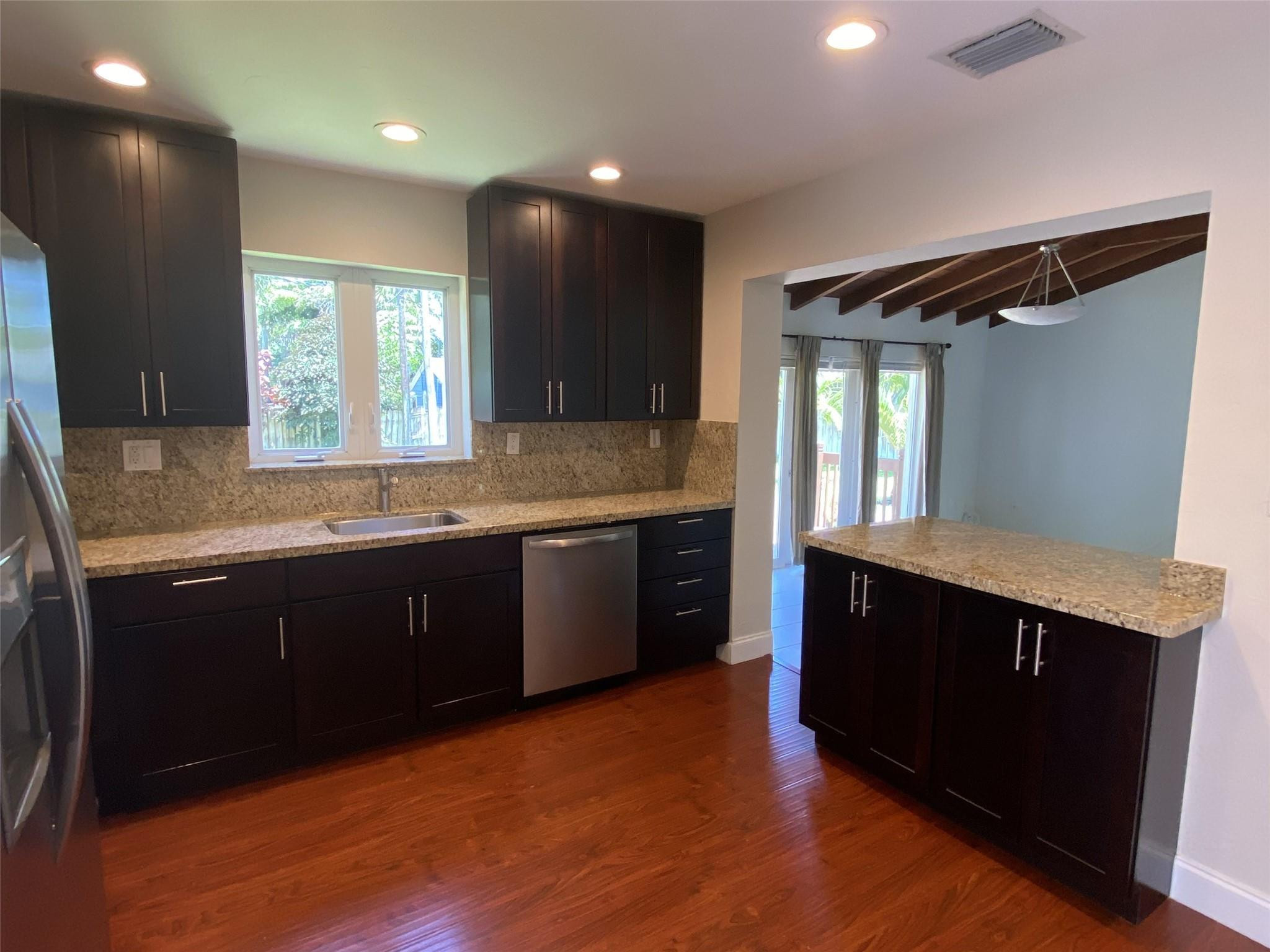 300 NE 17th Ave