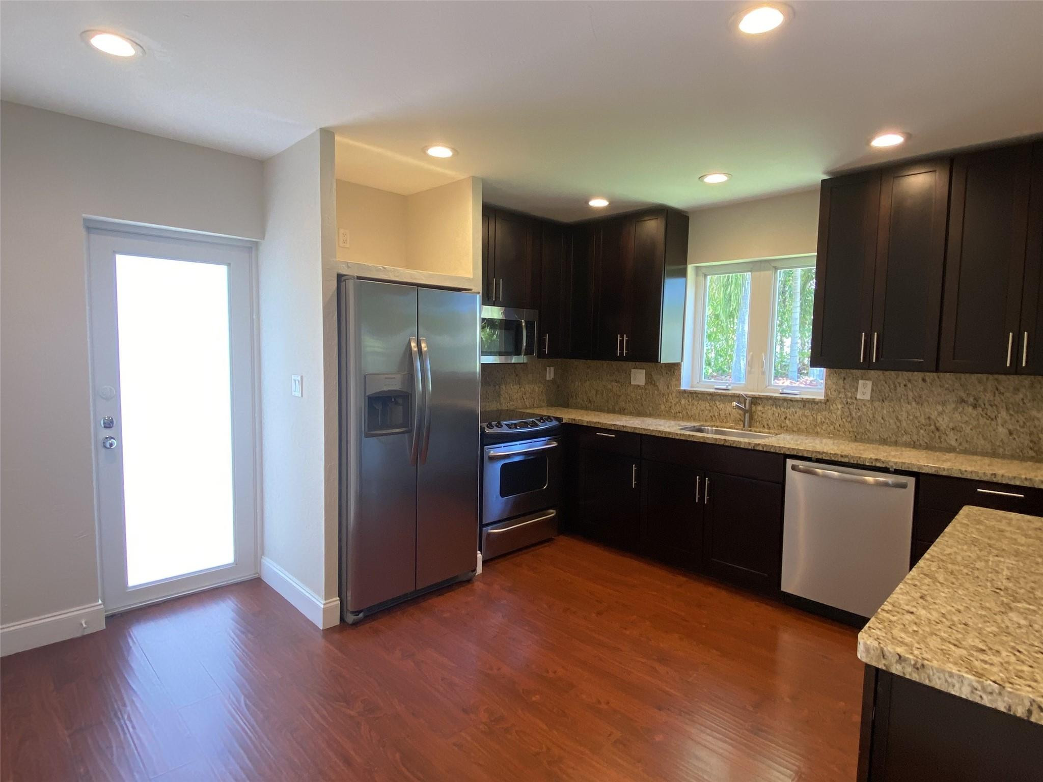 300 NE 17th Ave