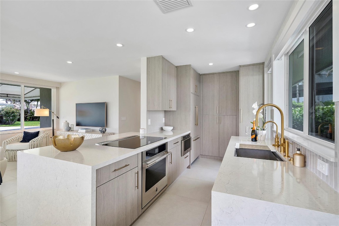 1100 S Ocean Blvd D16