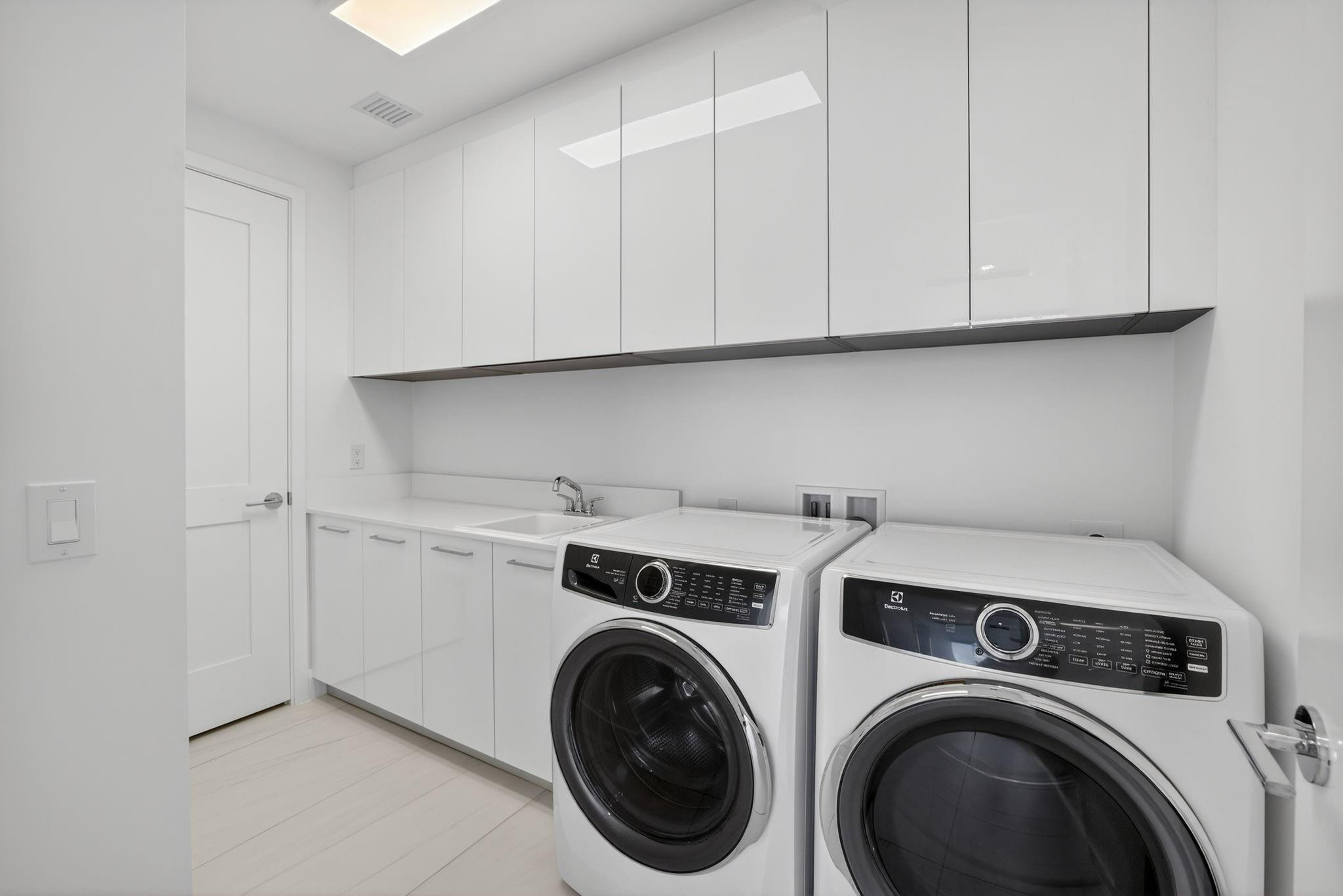 151 N Seabreeze Boulevard 1803-E