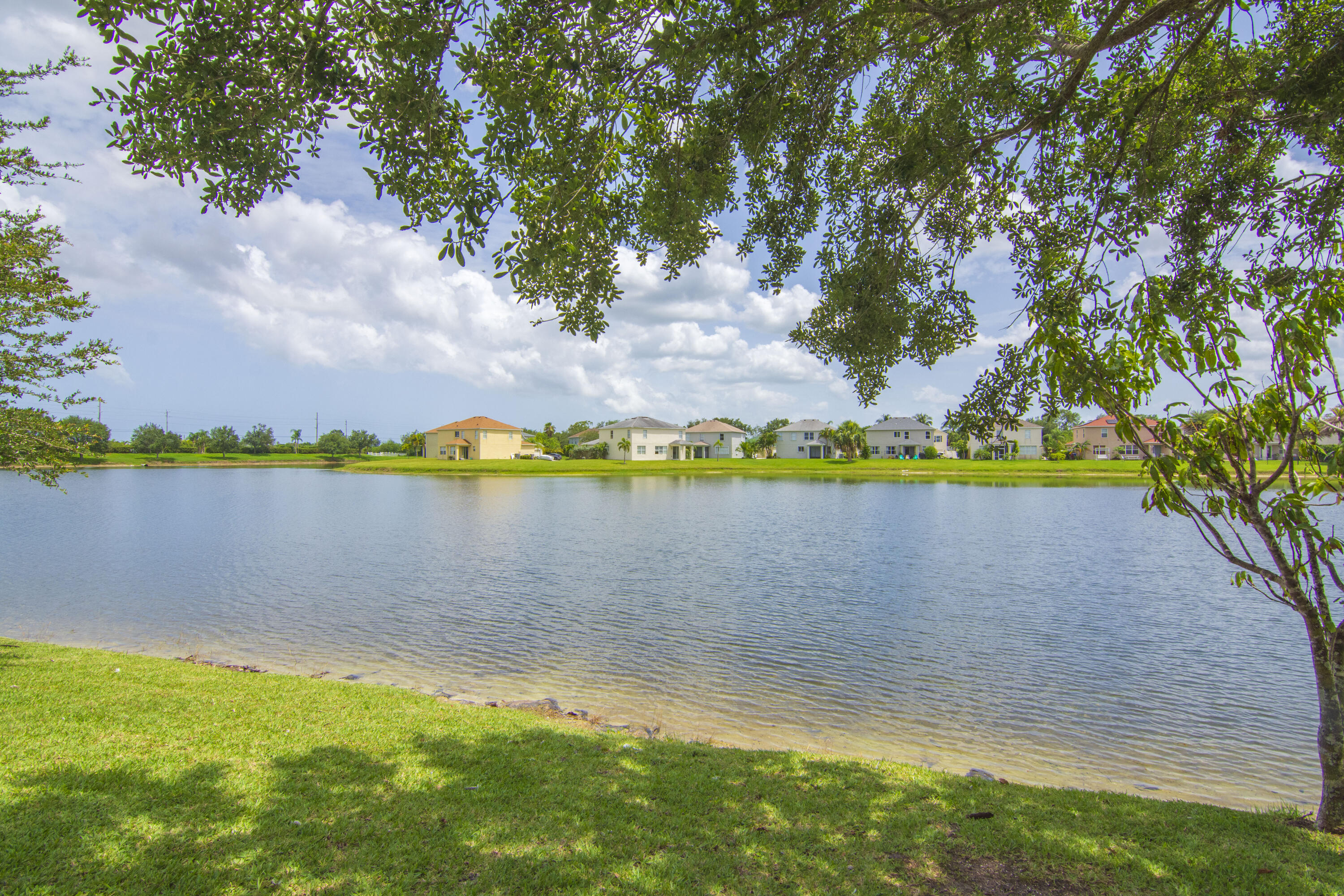 758 Carriage Lake Way