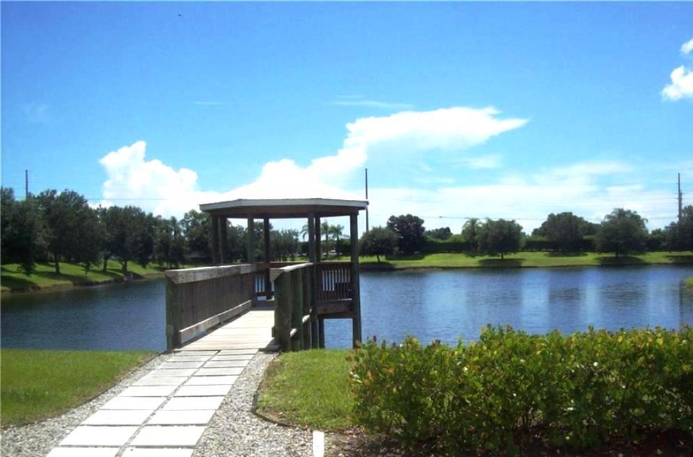 758 Carriage Lake Way
