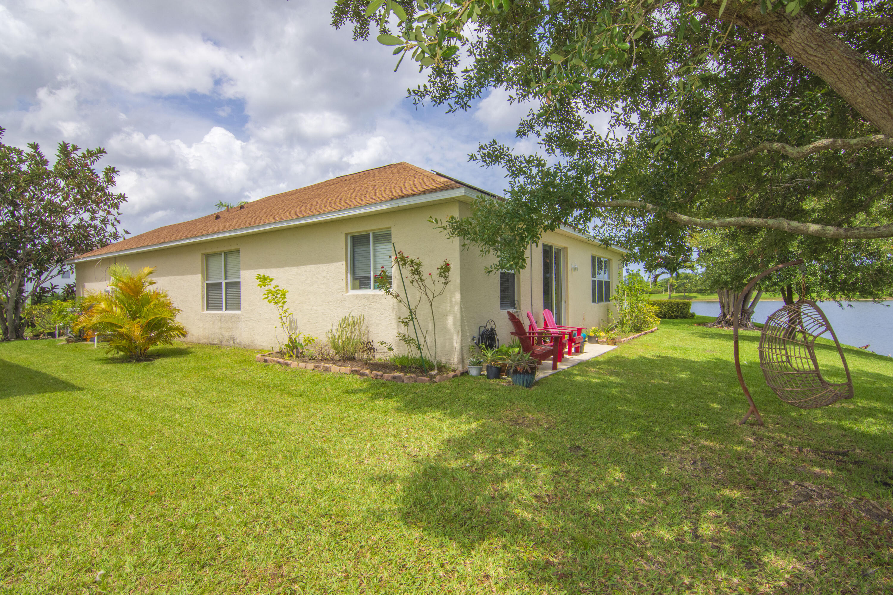 758 Carriage Lake Way