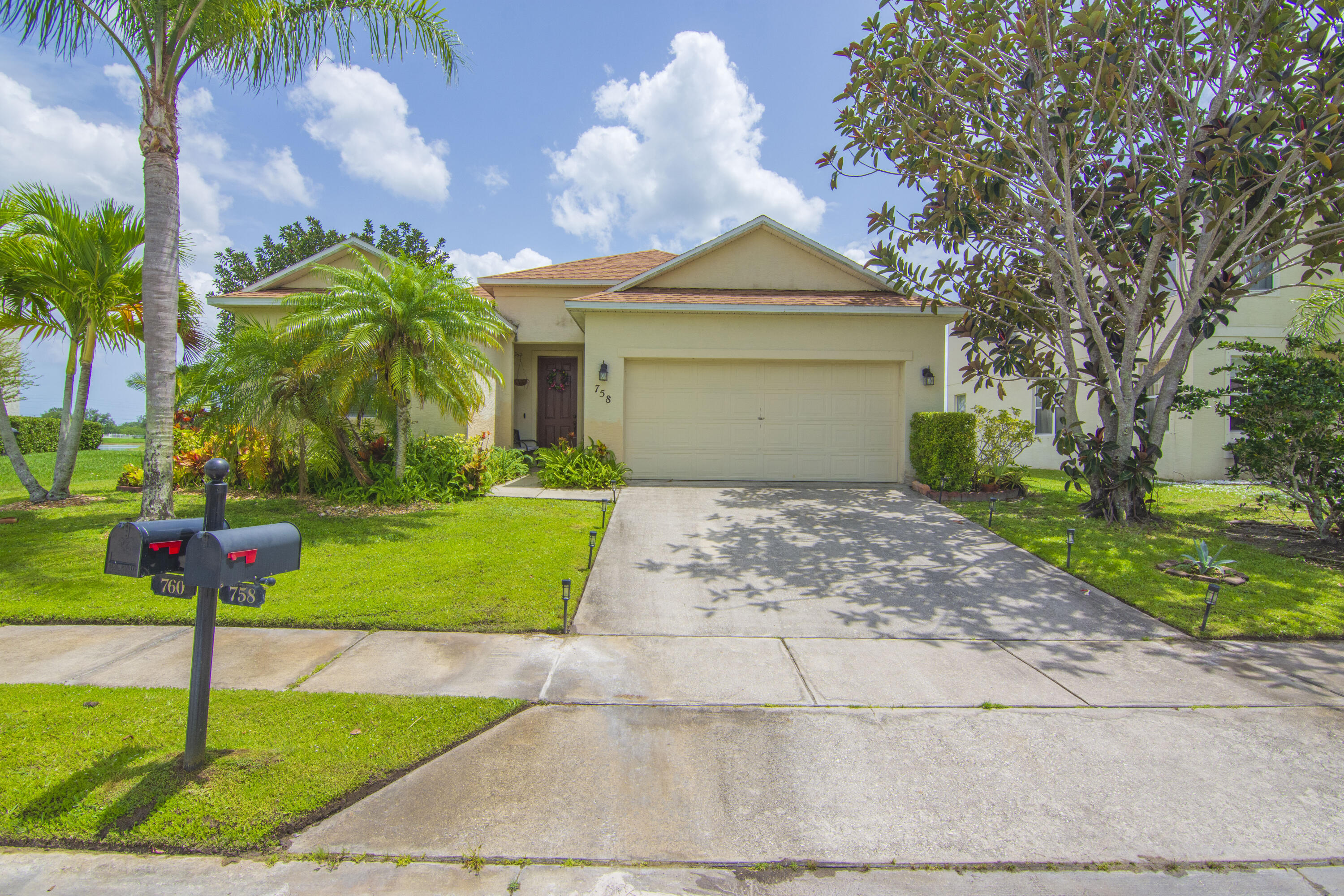 758 Carriage Lake Way