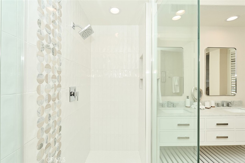 4165 Warner Avenue 203