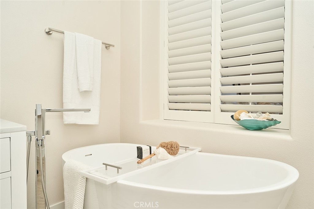 4165 Warner Avenue 203