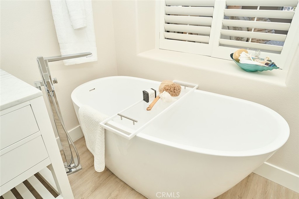 4165 Warner Avenue 203