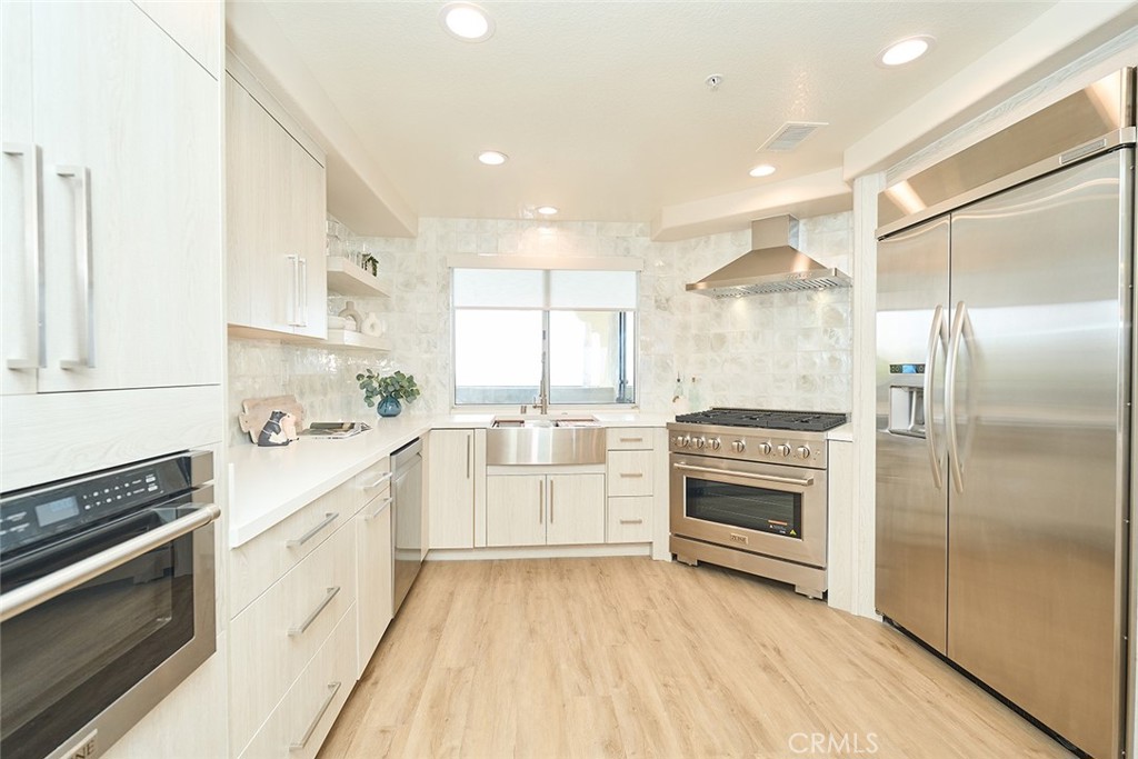 4165 Warner Avenue 203