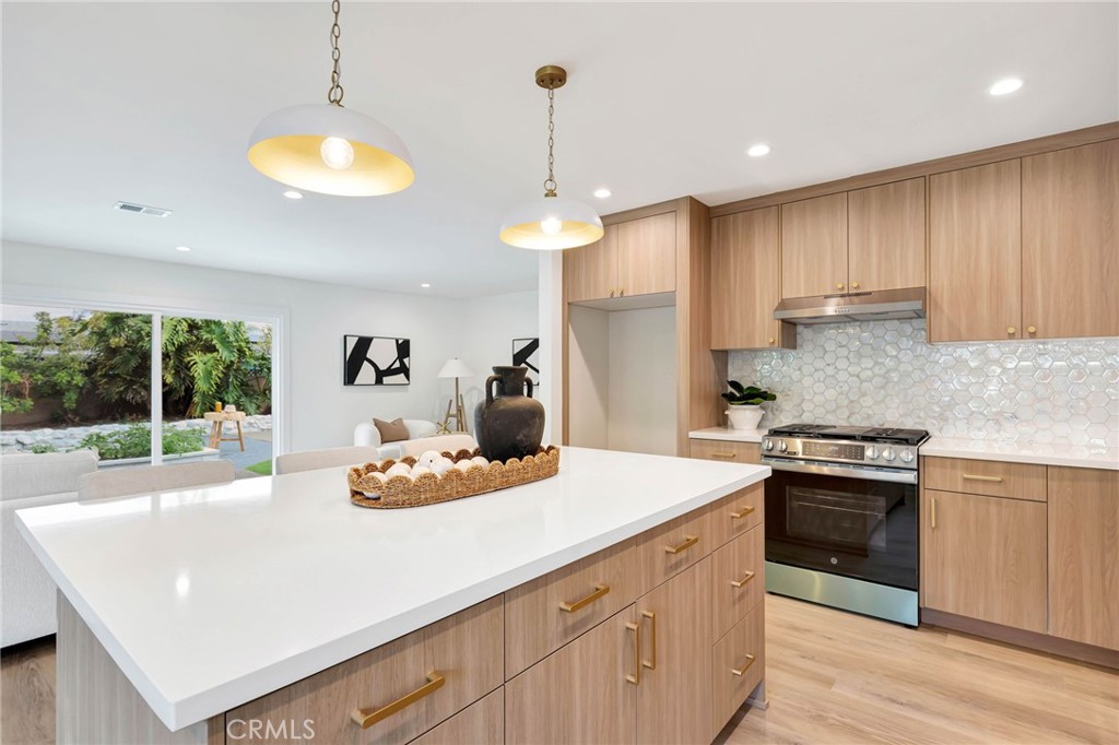 8141 Valencia