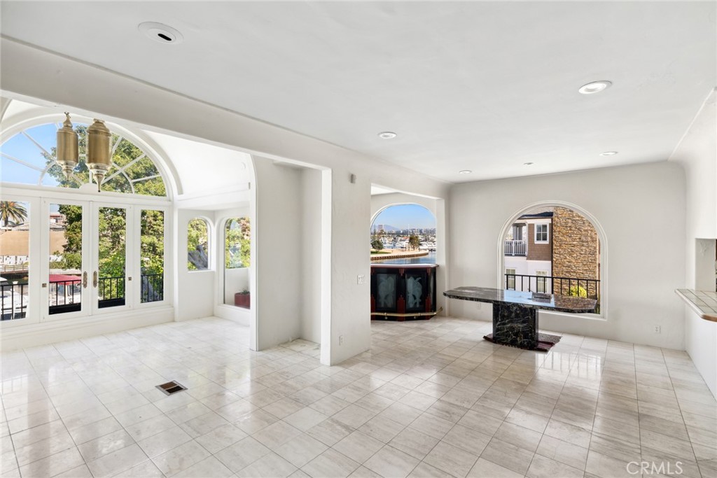 501 W Edgewater Avenue