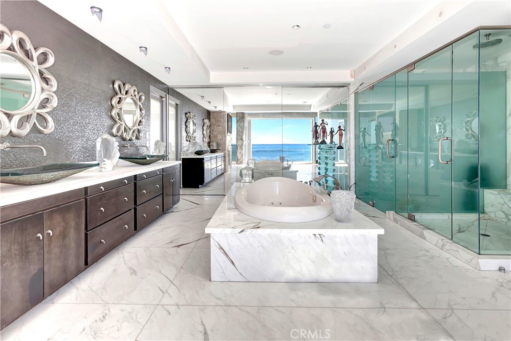 1261 Ocean Front