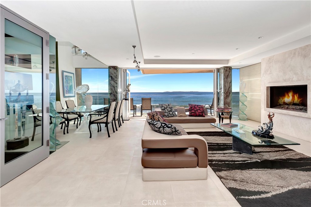1261 Ocean Front
