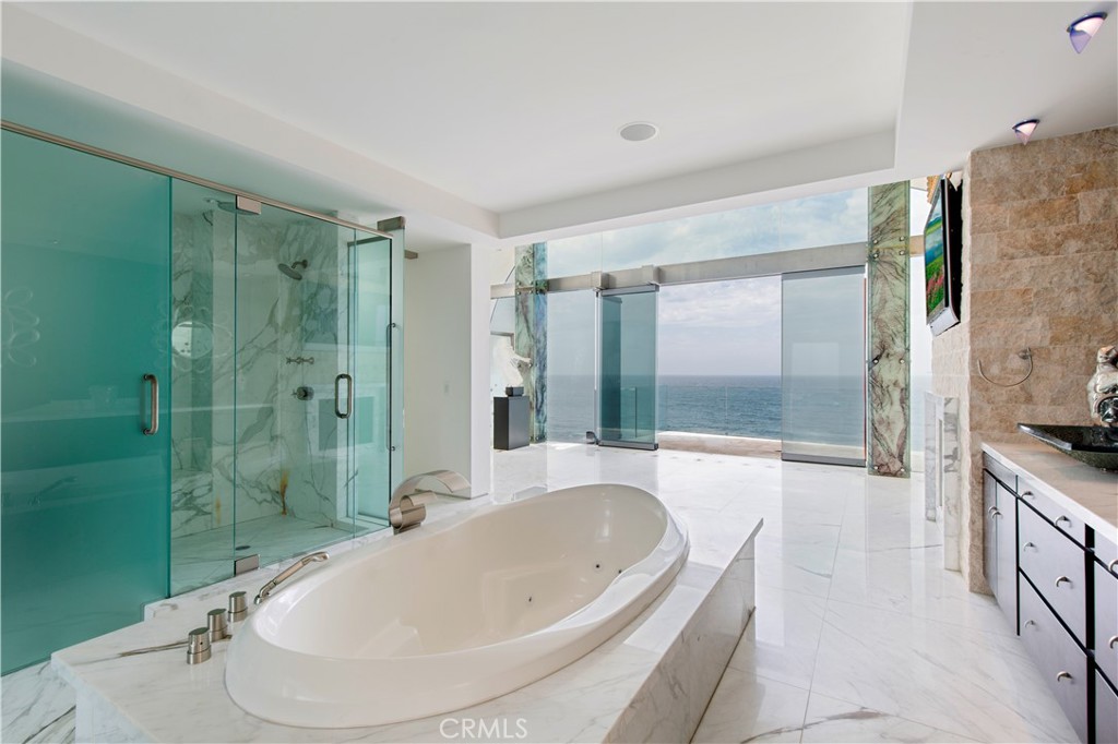 1261 Ocean Front