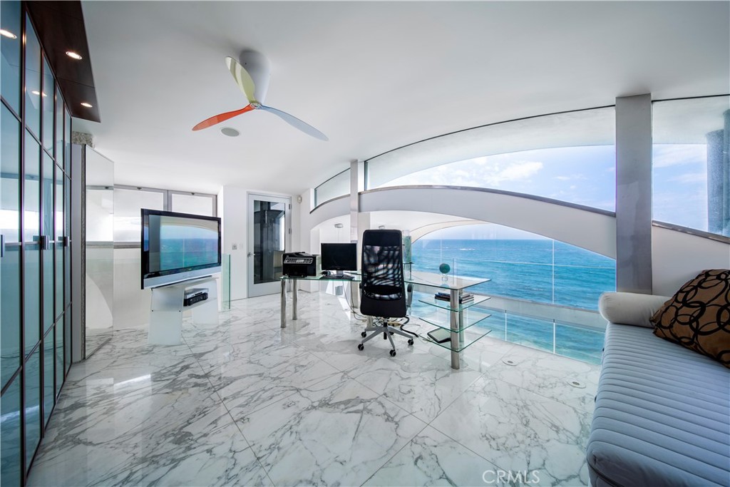 1261 Ocean Front