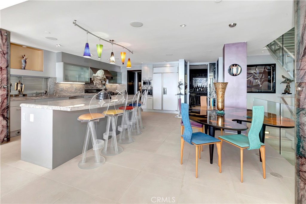 1261 Ocean Front