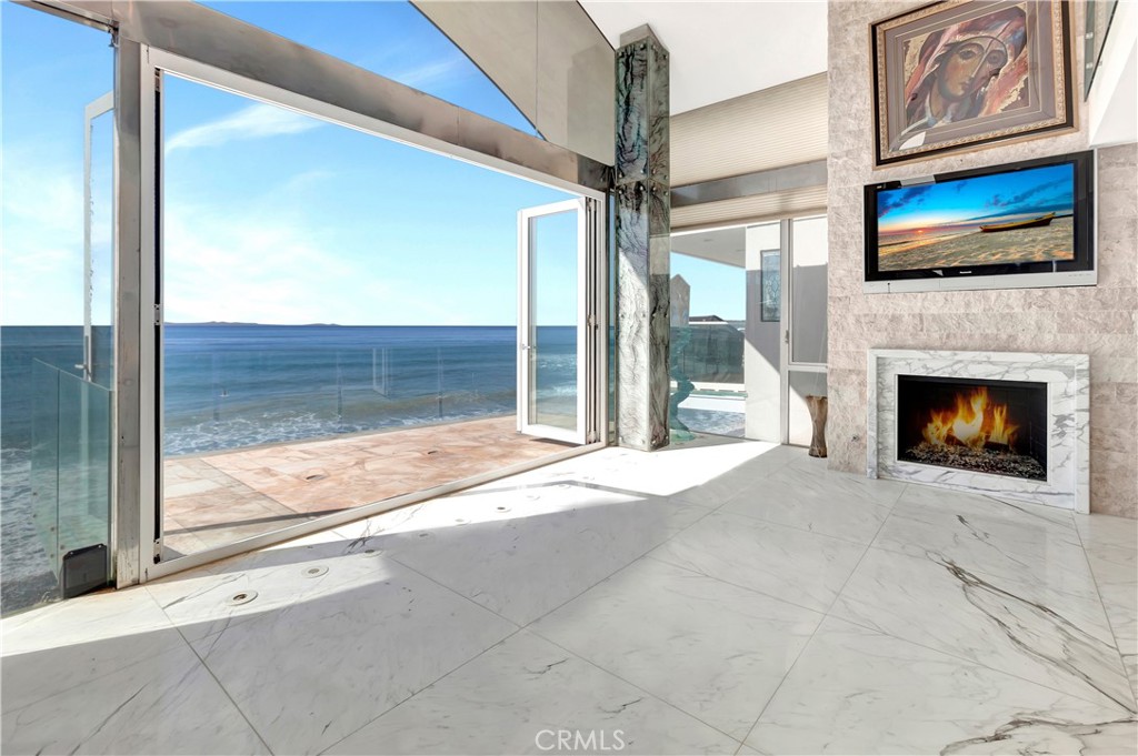 1261 Ocean Front