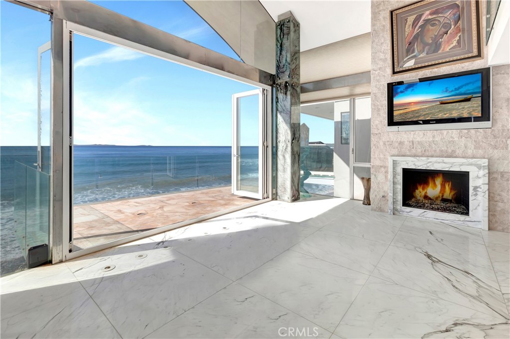 1261 Ocean Front