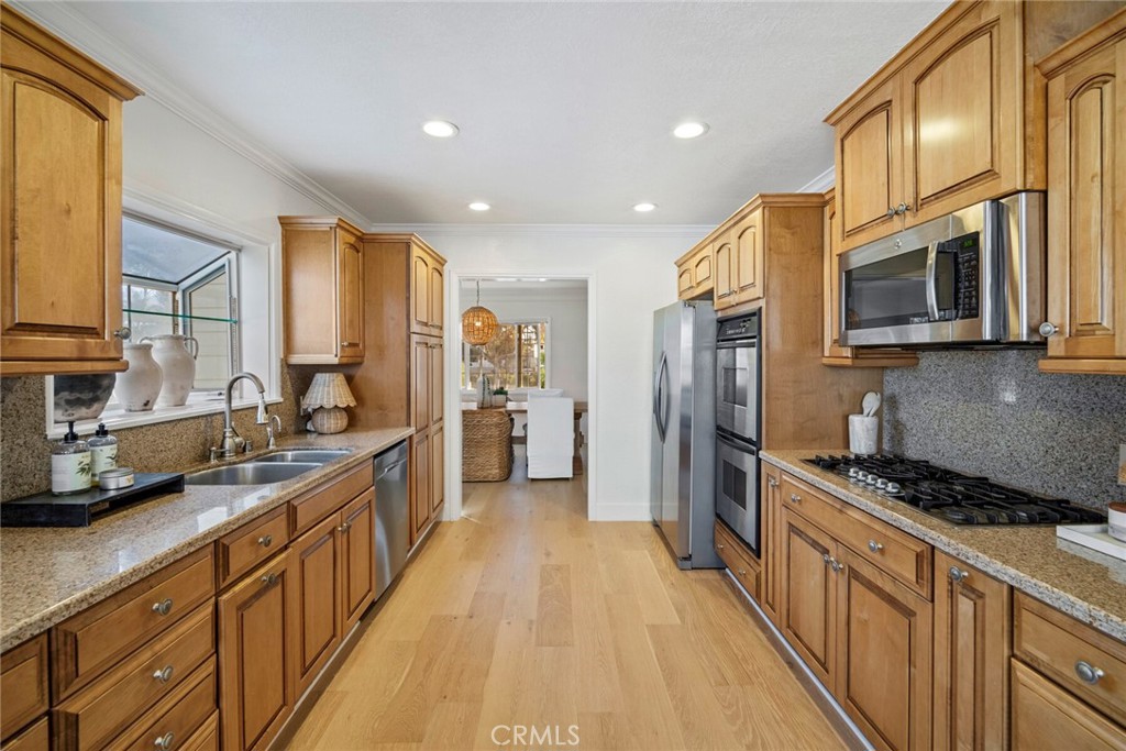 1202 N Avenida De La Estrella