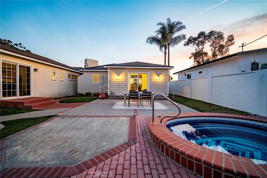 1202 N Avenida De La Estrella