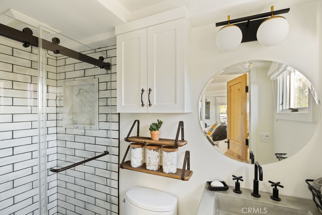 680 Temple Hills Drive