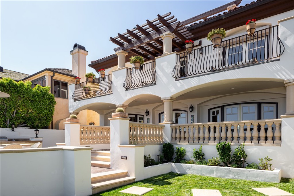 24352 Santa Clara Ave